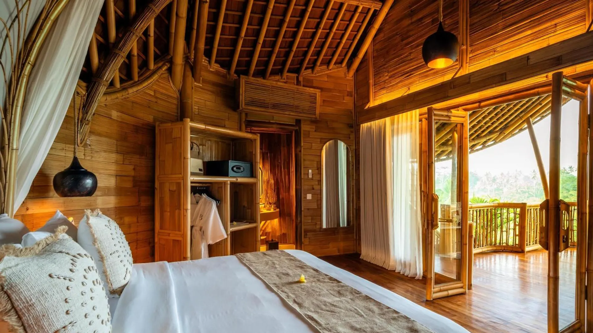 Bambootel Sawah View Ubud Villa